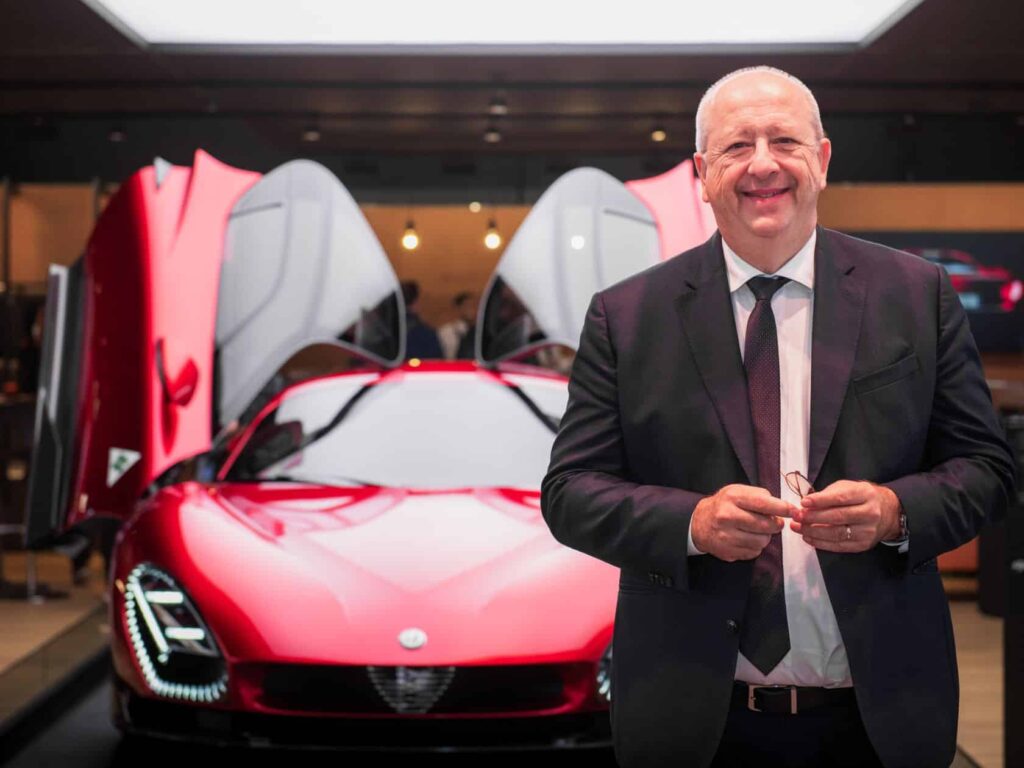 alfa-romeo-junior-imparato-electrique.jpg