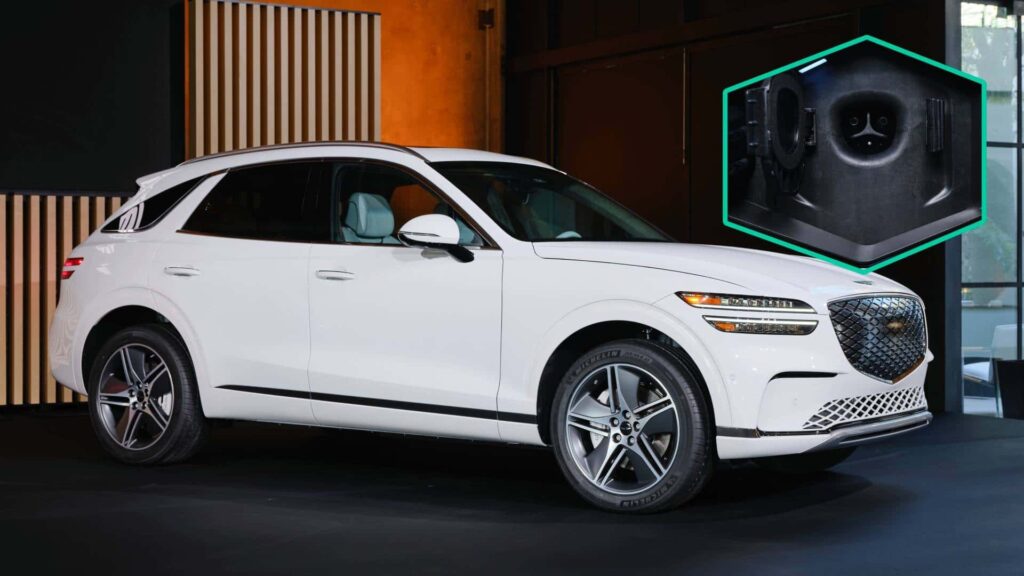 Genesis Electrified GV70 2026 года получит порт Tesla NACS спереди и большую батарею 1 2026-genesis-electrified-gv70-comes-with-a-nacs-charging-port-from-the-factory.jpg