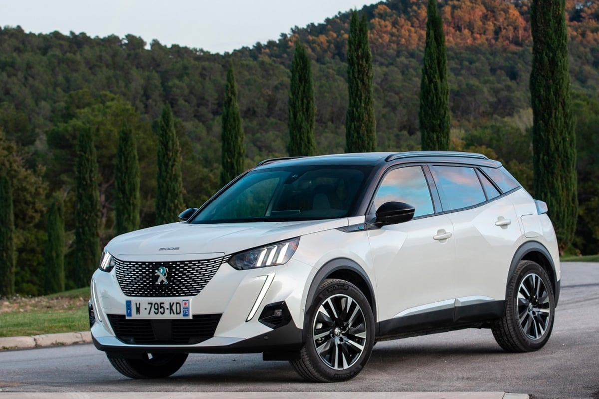 Peugeot E-2008