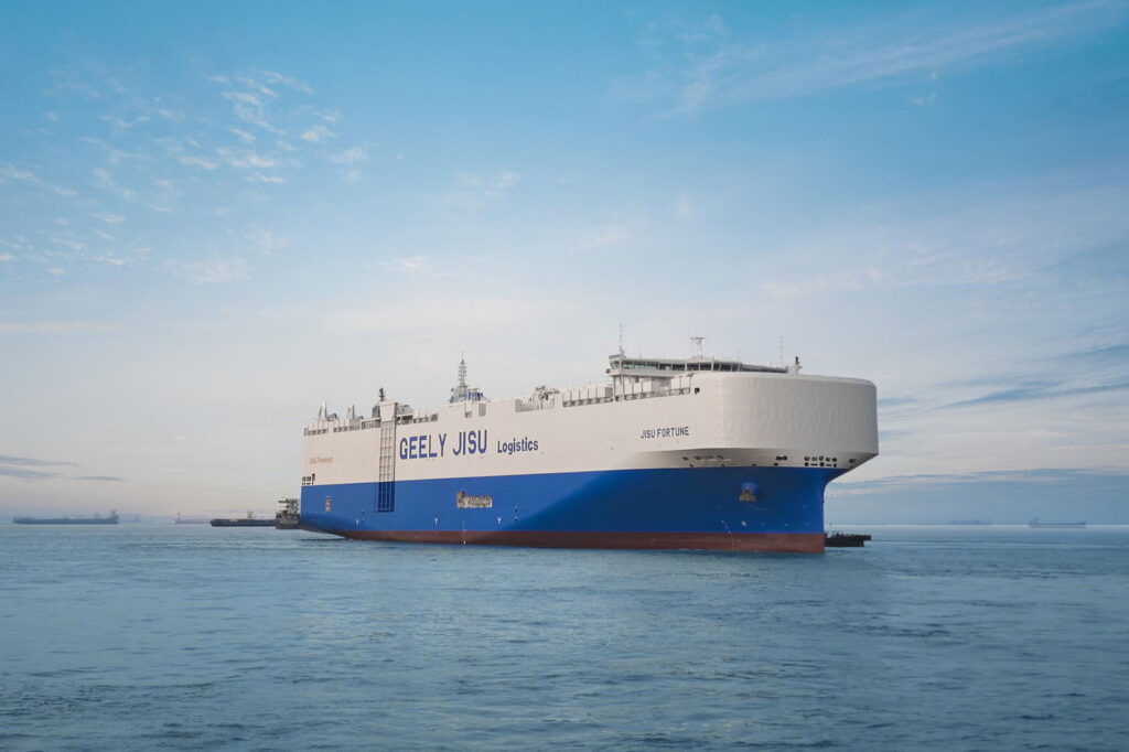 geely-jisu-fortune-roro-schiff.jpg