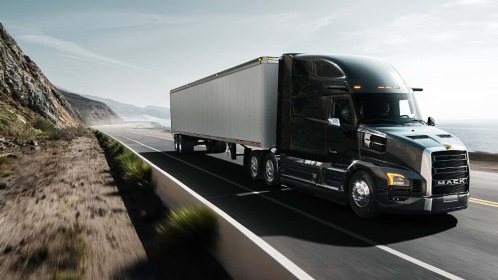 Mack Trucks идет после полувида Tesla 1 mack-pioneer-2026-9.jpg