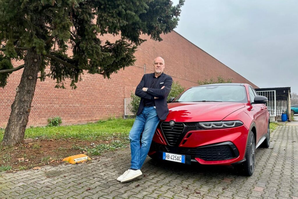 Что касается тона, Alfa Romeo предлагает силу двух сердец. 1 alfa-romeotonale-phev_001.jpg