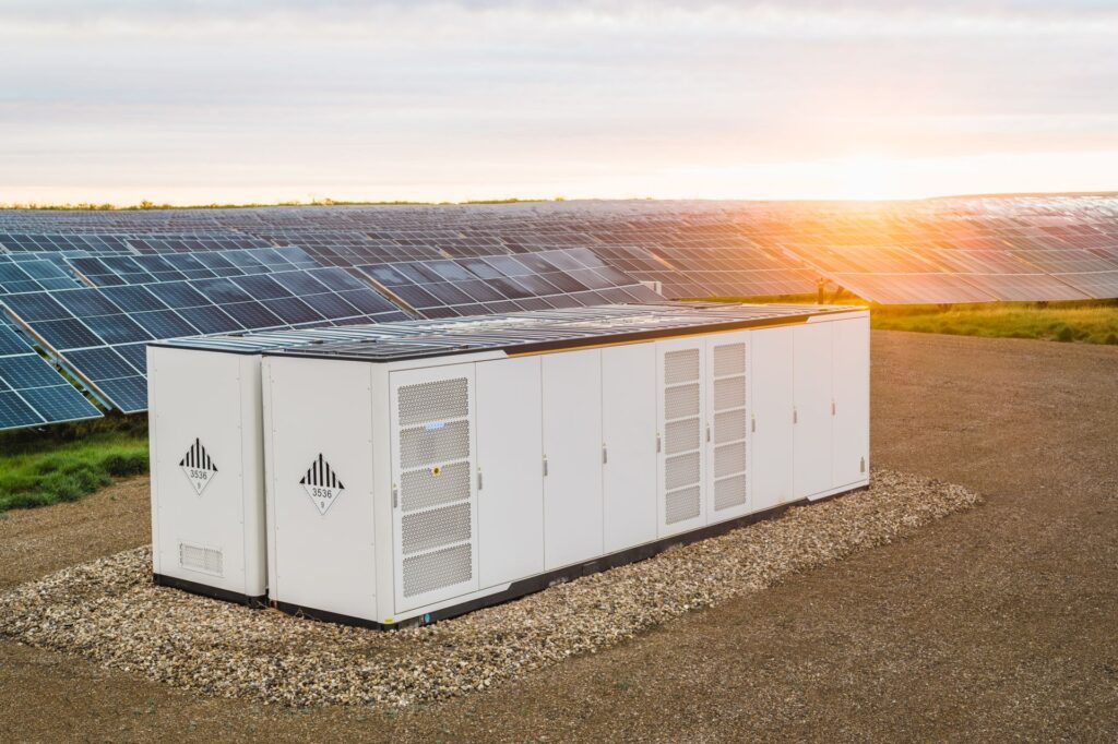 enorin-batteriespeicher-energiewende-shutterstock_2628655467.jpg