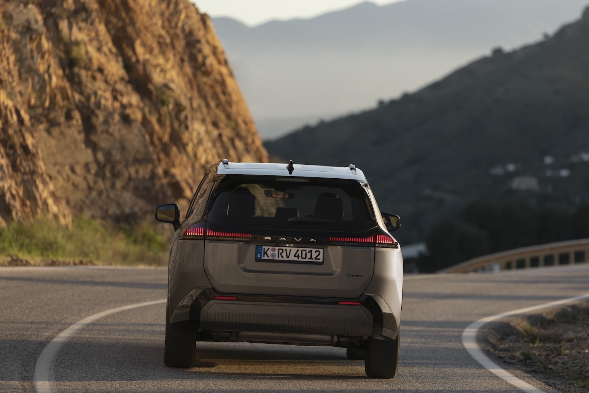 Плагин-гибрид Toyota RAV4 на тесте: снова в гонке 2 Toyota RAV4 Test Preis Leistung Plug in Hybrid