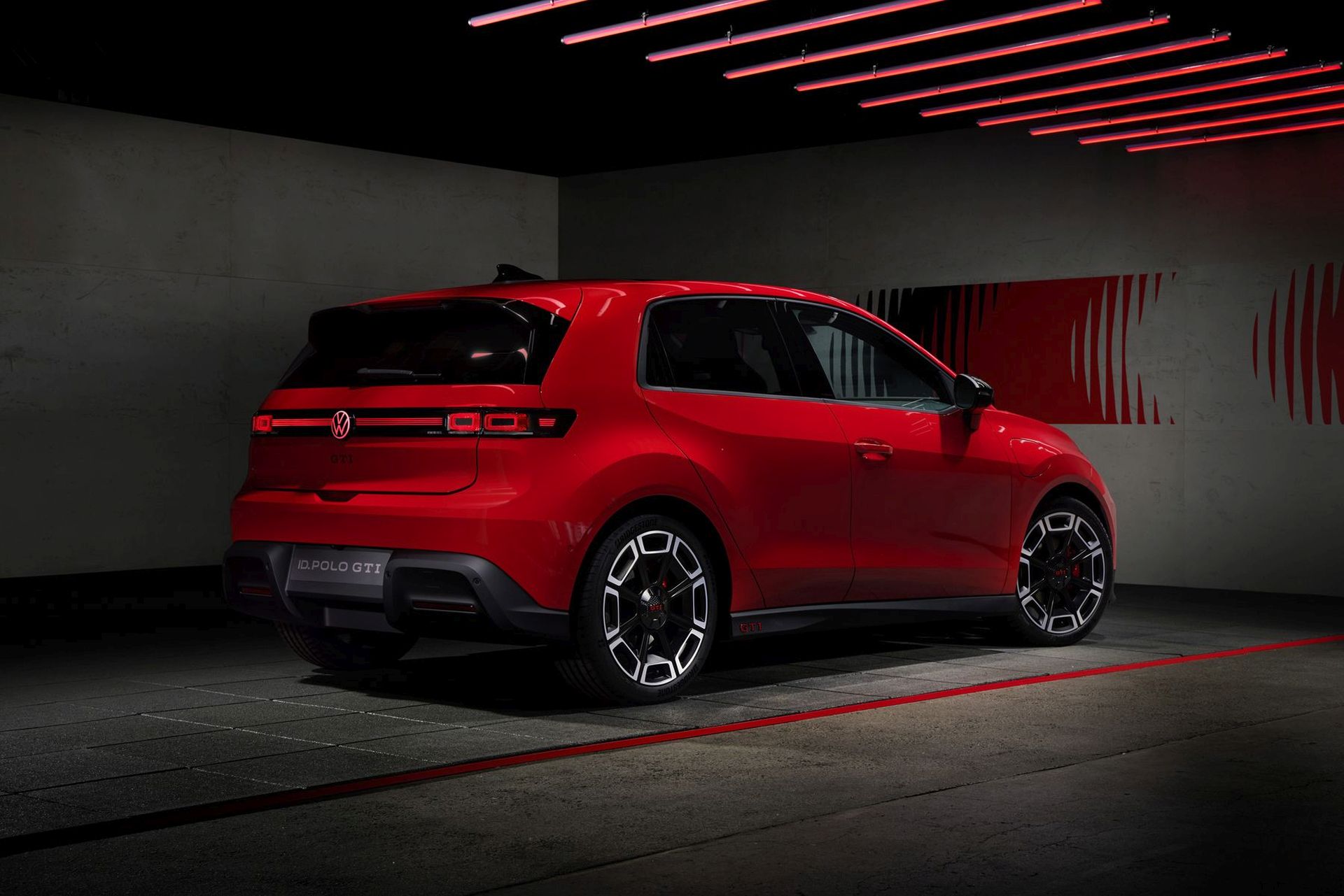 На что способен первый электрический GTI? 4 VW ID. Polo GTI 11