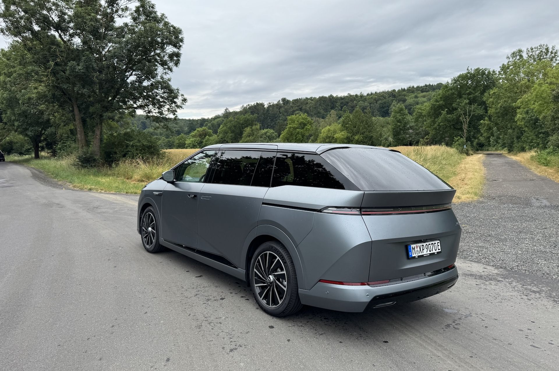 Xpeng X9 Performance 11