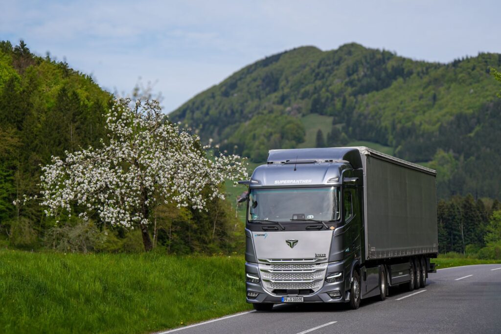 superpanther 2 etopas 600 on the road
