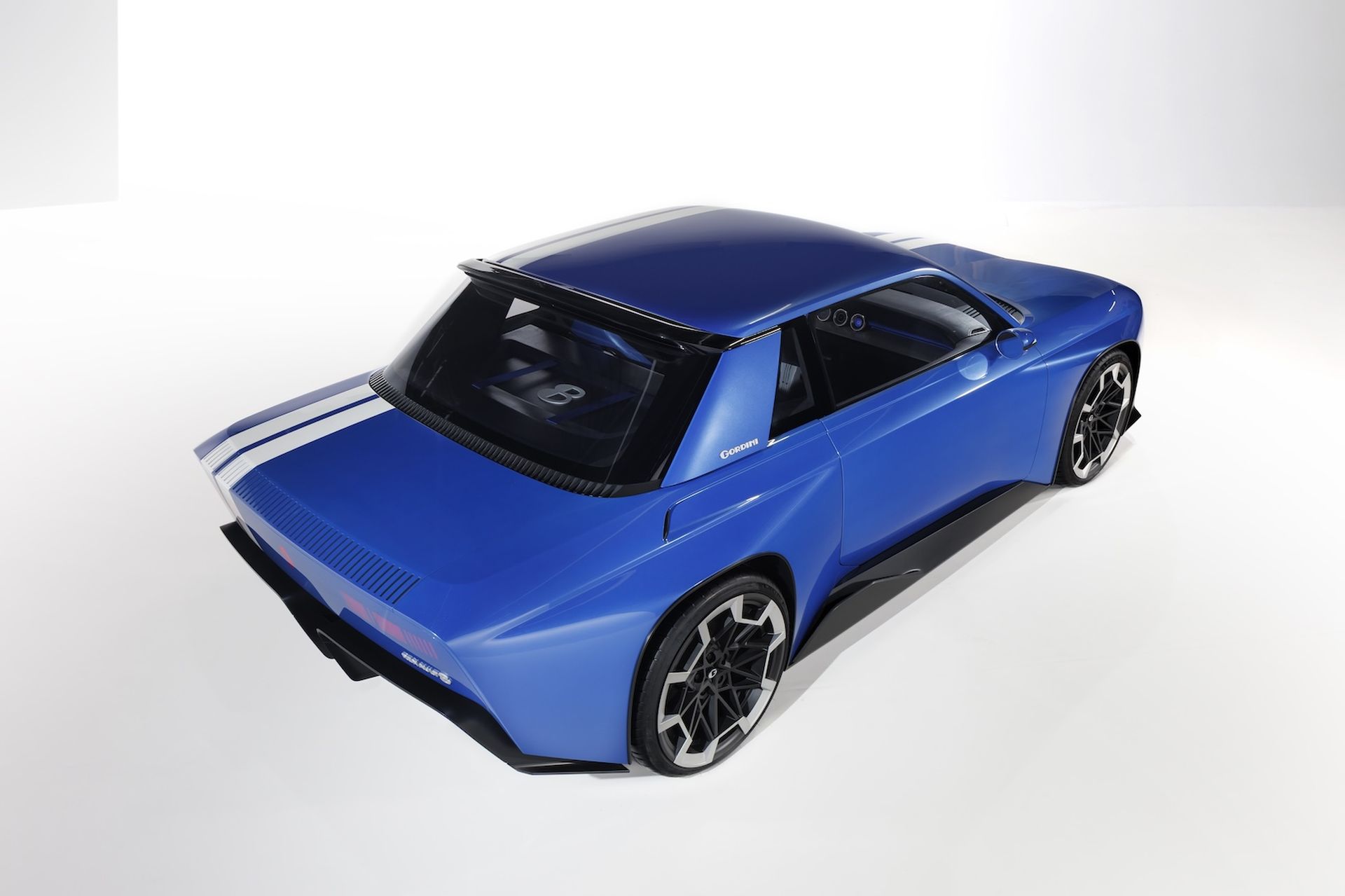 Концепт Renault 8 Gordini: возрождение иконы? 3 Renault 8 Gordini Concept 11