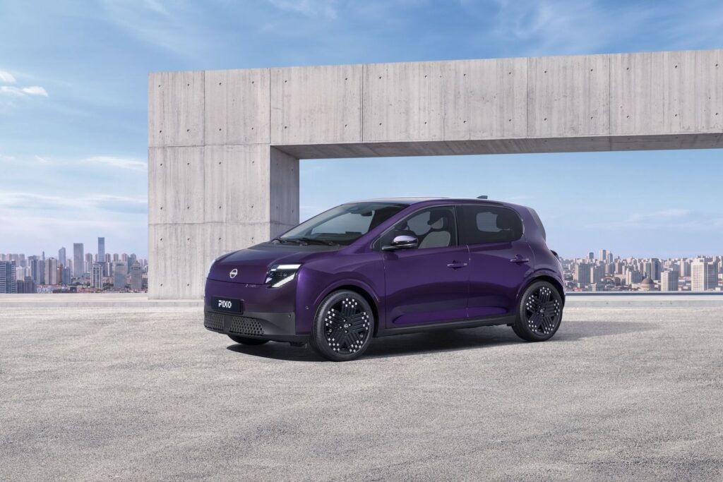 Nissan Pixo: маленький электромобиль с технологией Twingo от 20 000 евро 1 nissan-pixo-2027-5.jpg